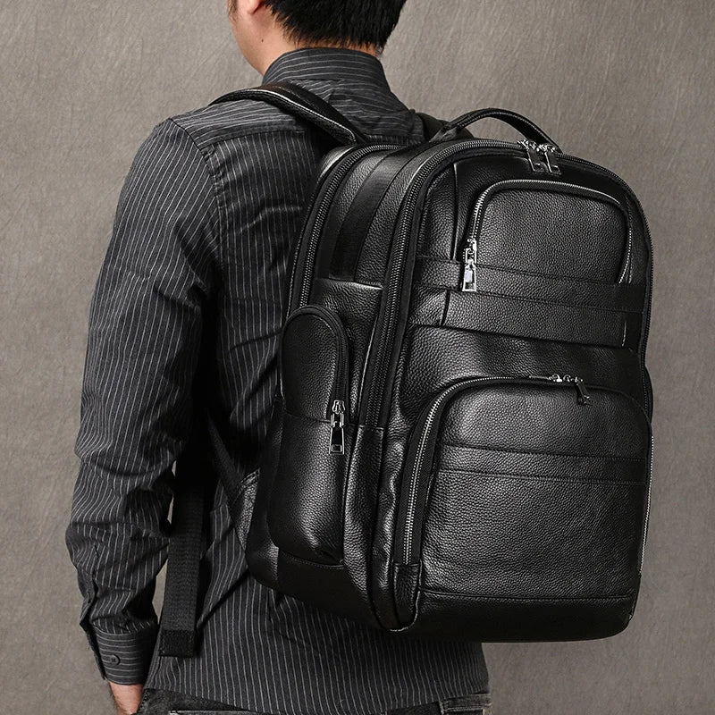 Mochila em Couro Legítimo Vitorini Black para Notebook 17"