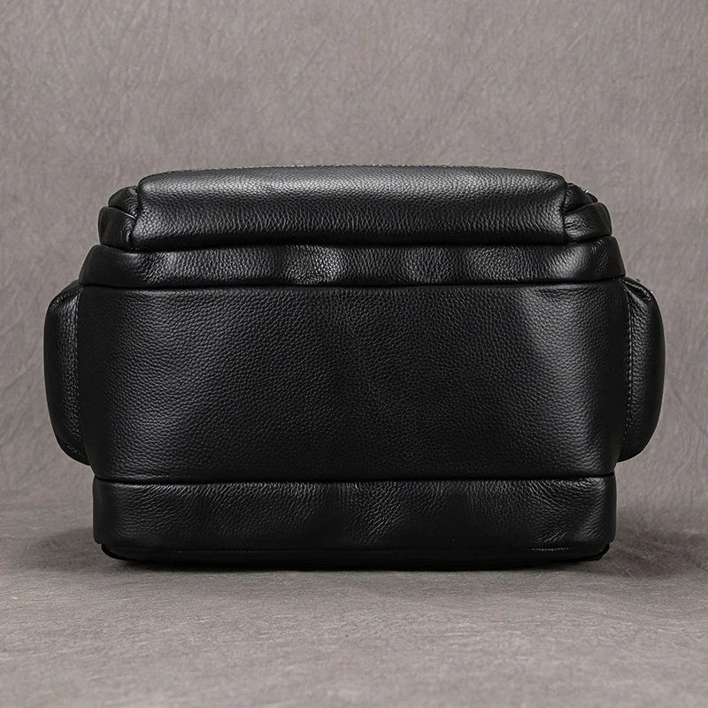 Mochila em Couro Legítimo Vitorini Black para Notebook 17"
